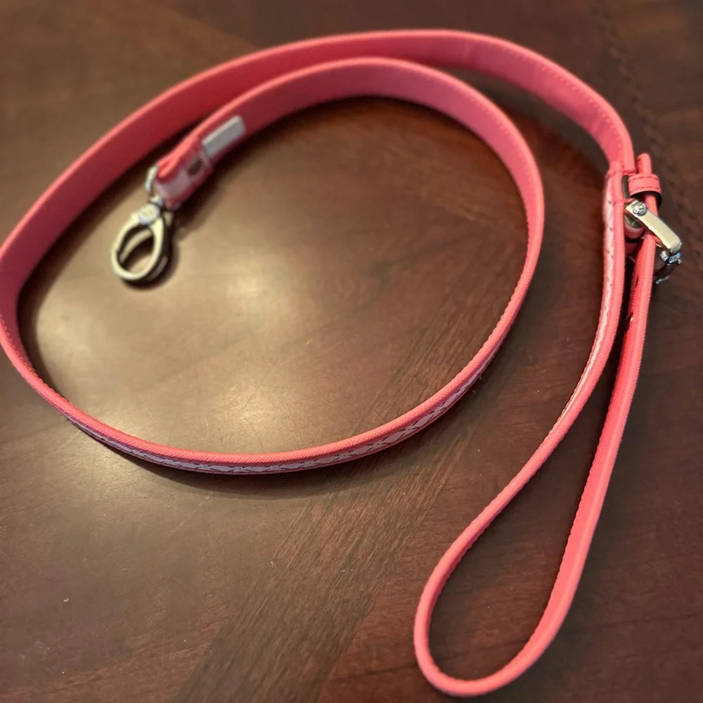 Henri Bendel Perforated Pink Coral Dog Leash in Mint Condition! NWOT